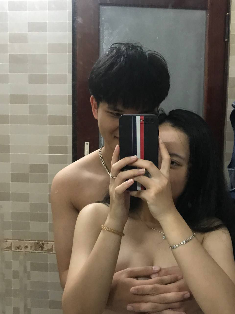 Bị bố ép gả cho tên biến thái đẹp trai buồi to