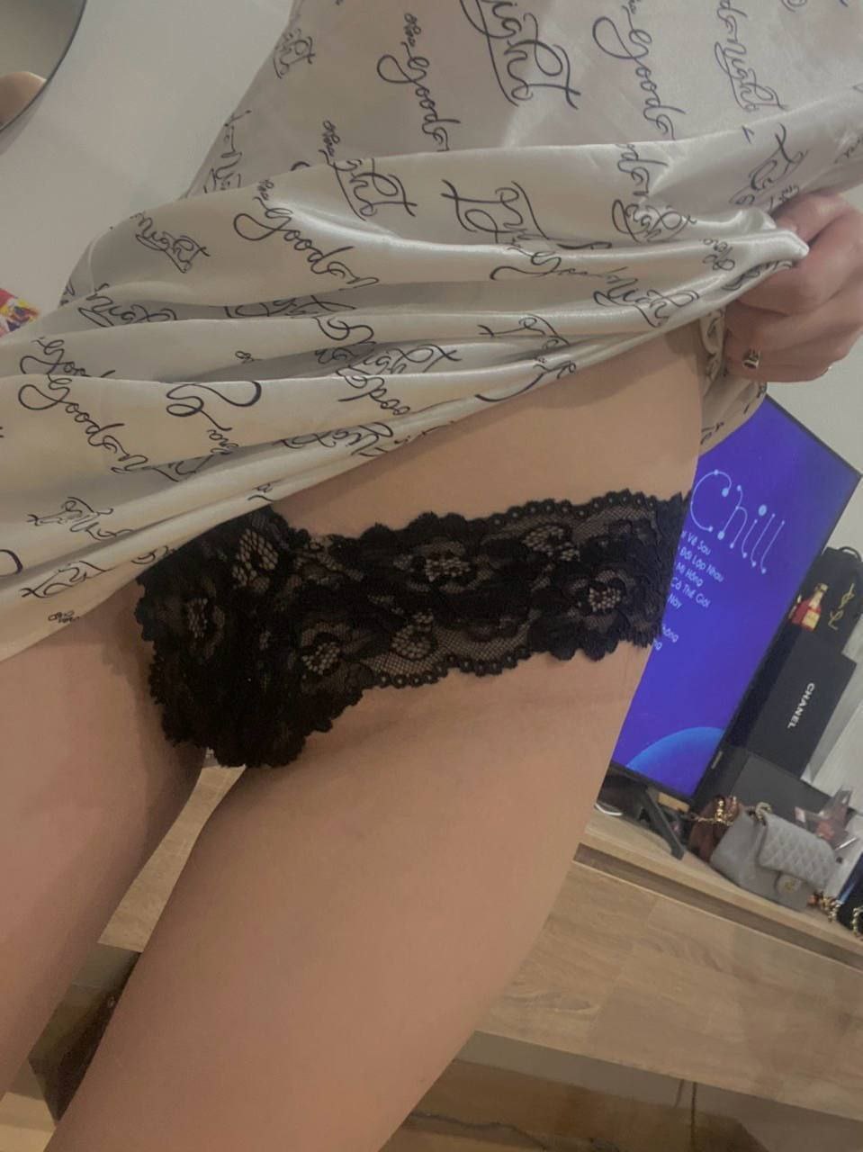Em gái ngon sướng tê bím cùng anh nhân viên massage